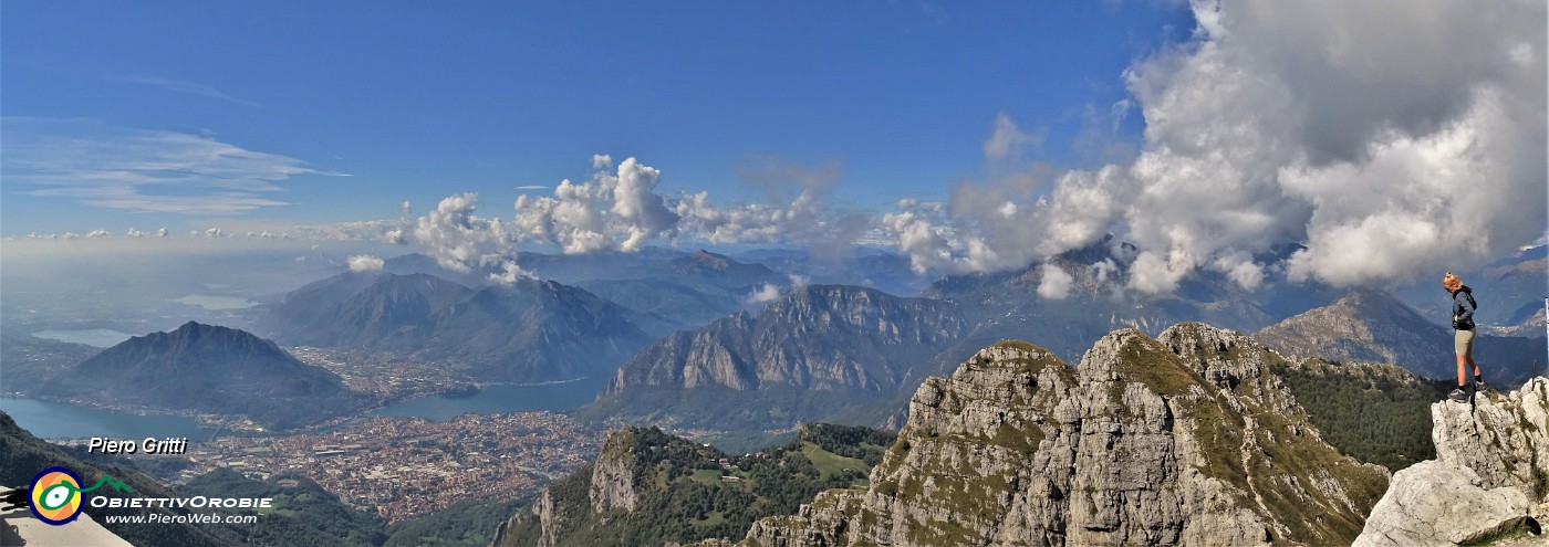 05 Dalla vetta del Resegone splendida vista su Lecco, i suoi laghi, i suoi monti.jpg